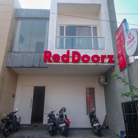 Hotel Reddoorz Syariah Near Simpang Lima Semarang à Jomblang Extérieur photo